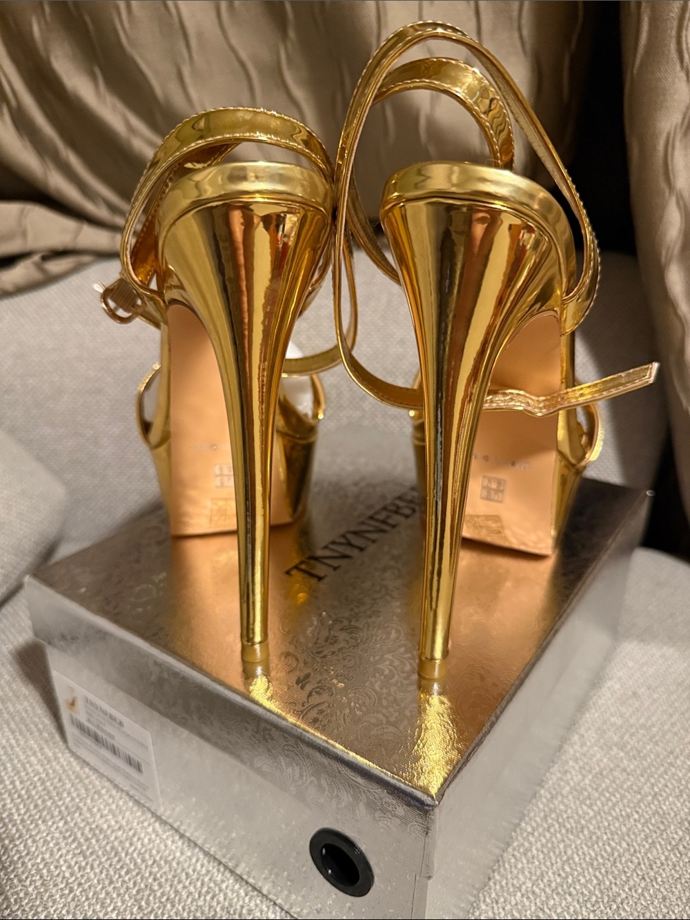 Gold High Platform Stiletto Sandals NEW - Picture 6 of 6